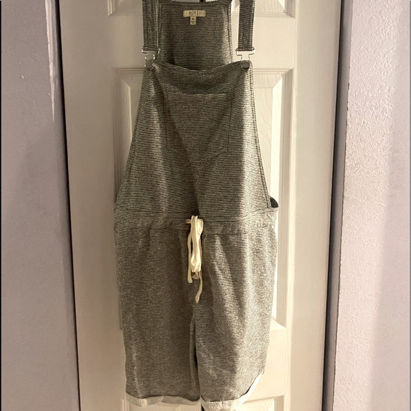Brand new shorts overalls - Picture 1 of 3
